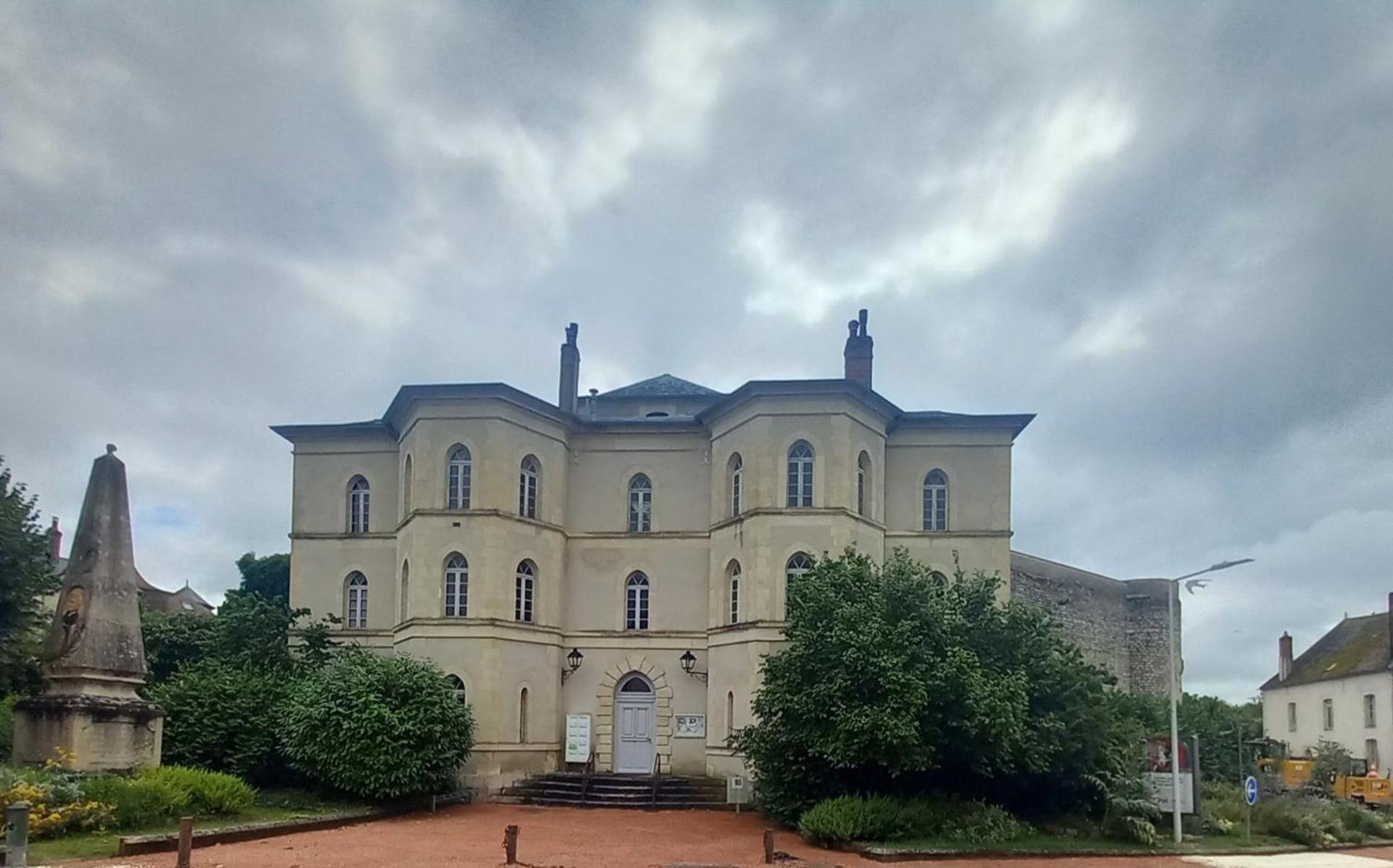 Jls'Tudios " U Sognu" Apartment Cosne-Cours-Sur-Loire Bagian luar foto
